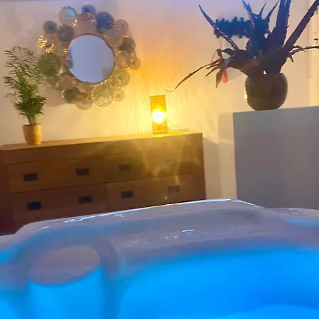 아파트 Loft Avec Jacuzzi Et Terrasse Prives 세브리에